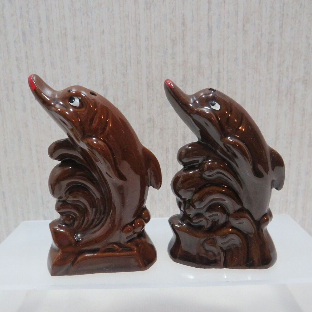 Vintage Souvenir Dolphins Florida Salt & Pepper Shakers Brown